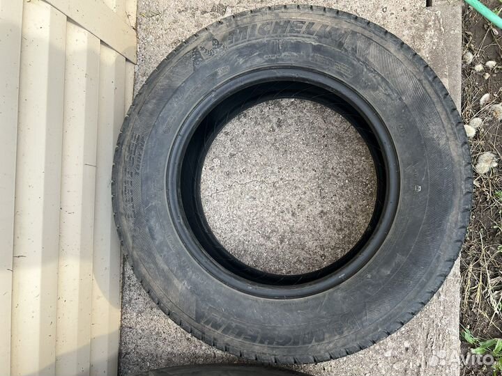 Michelin Latitude Tour HP 215/70 R16