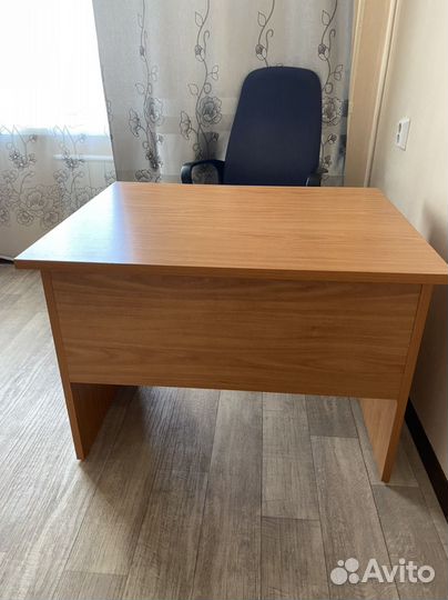 Письменный стол