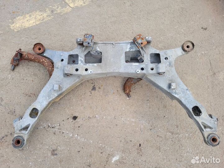 Подрамник задний на Volvo S80