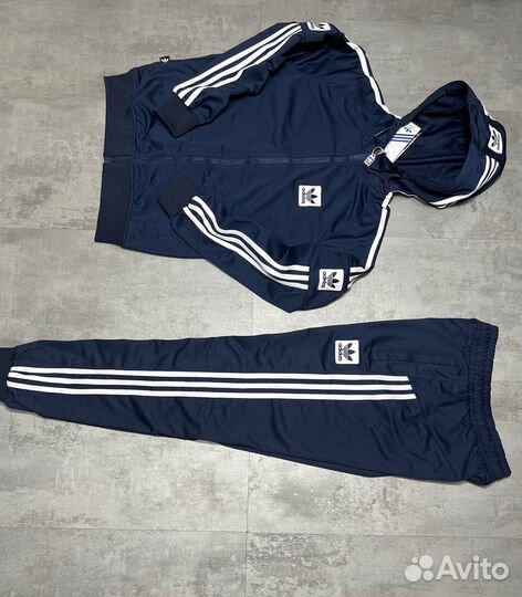 Спортивный костюм Adidas