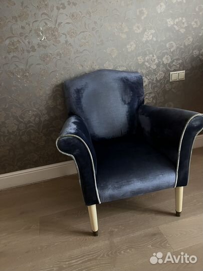Бархатное кресло