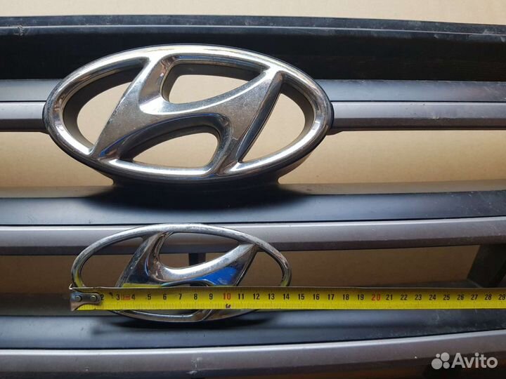 Решётка Радиатора/Эмблема Hyundai Tucson