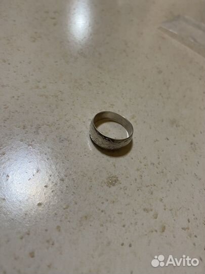 Серебряное кольцо