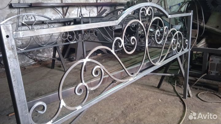 Оградки на кладбище