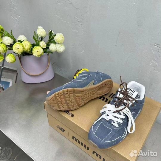 New balance x Miu miu 530
