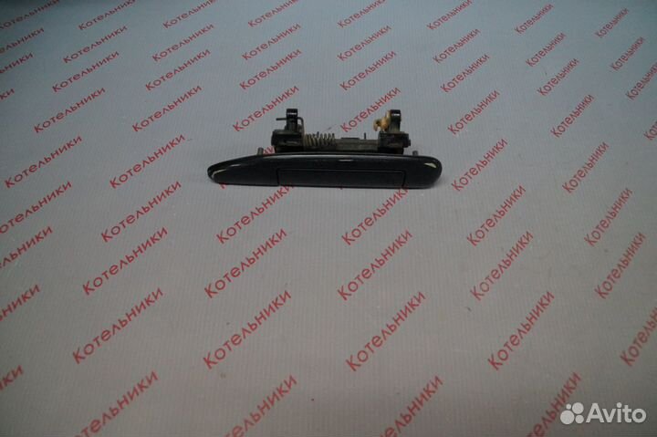 Nissan 80607-9F200 Ручка левая