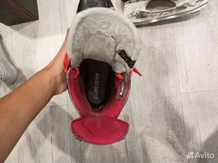 Хоккейные коньки