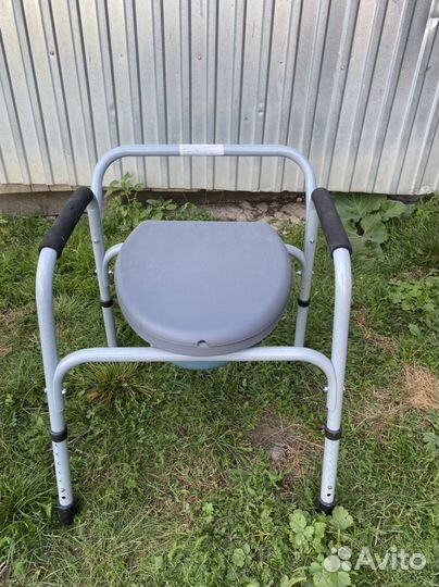 Кресло стул с санитарным оснащением