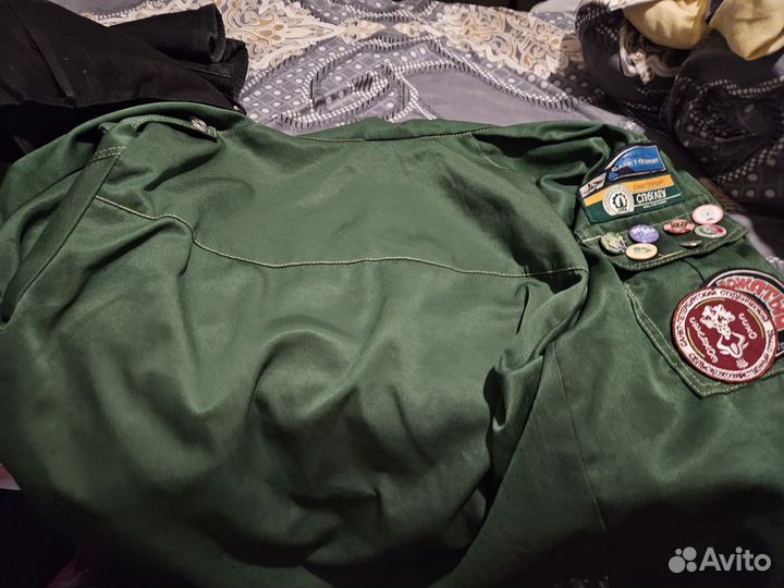 Куртка зеленая