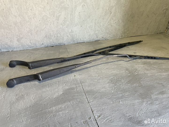 Поводок стеклоочистителя Лада Калина Гранта