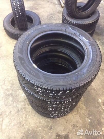 Goodyear UltraGrip Winter 225/60 R17 99T