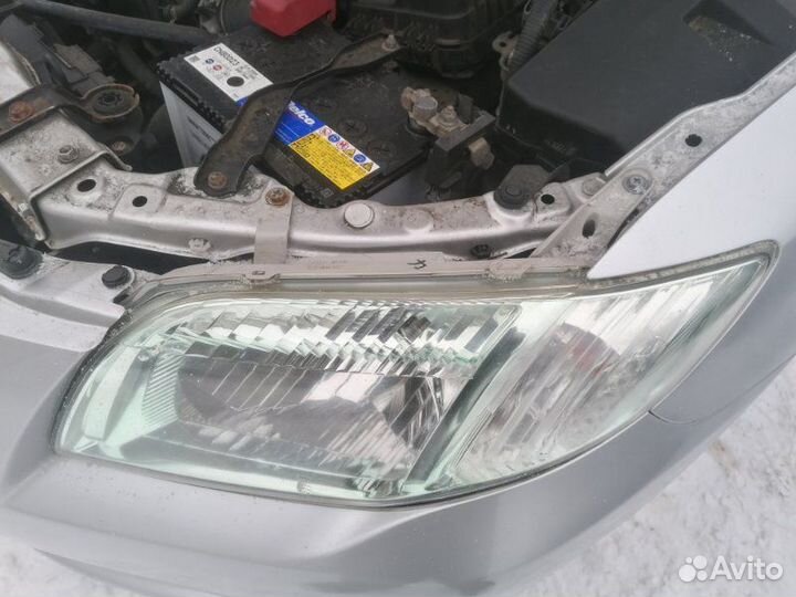 Фара передняя левая Toyota Corolla Axio NZE144