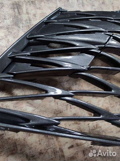 Решетка радиатора Lexus NX F-Sport 2014-2018г