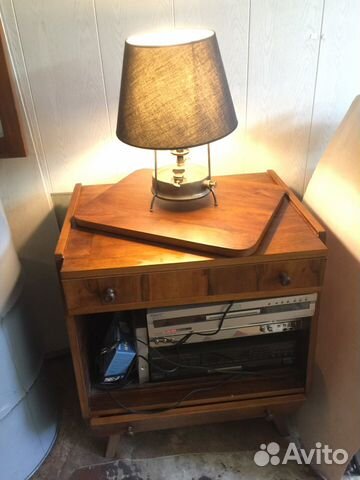 Тумба под TV ретро интерьер