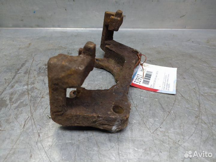 Скоба суппорта переднего Audi A4 B7 2005-2007