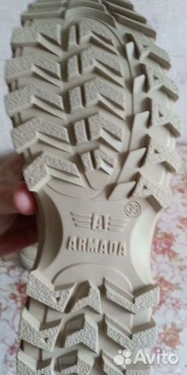 Ботинки с высоким берцем