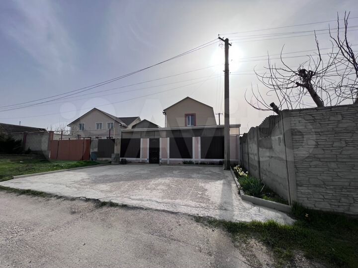 Дом 183 м² на участке 8 сот.