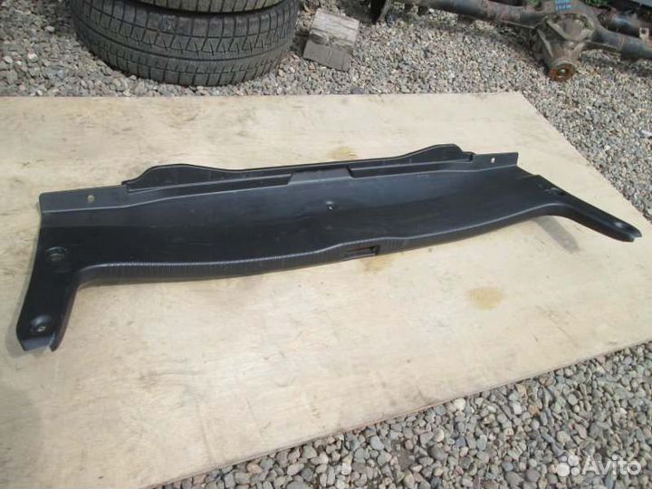 Накладка замка багажника Toyota Mark Ii GX100