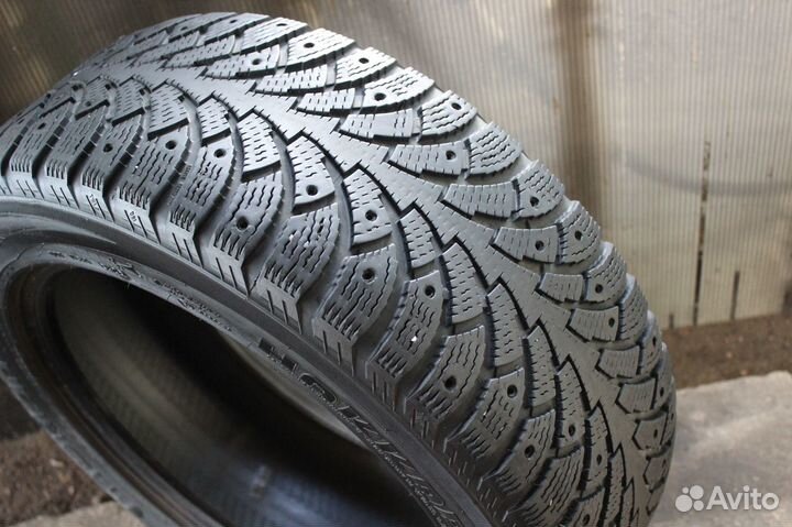 Nokian Hakkapeliitta 4 215/55 R16