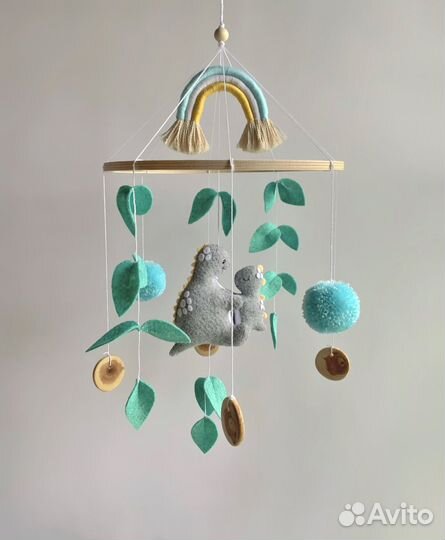 Мобиль в кроватку из фетра