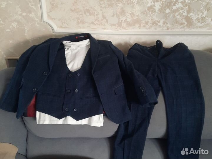 Костюм тройка на мальчика 7 8 лет Турция