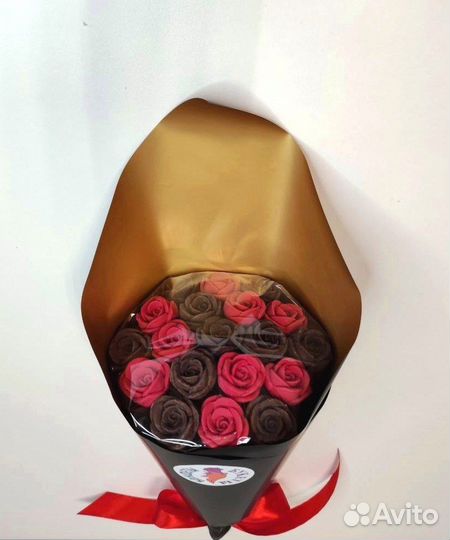 Розы из Белого и Тёмного Шоколада - 19 шт в Букете