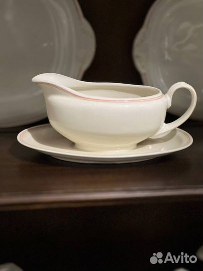 Старинный сервиз