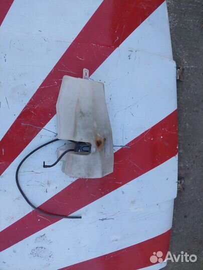 Бачок омывателя Renault sandero