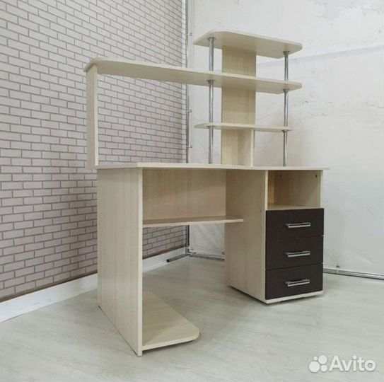 Стол компьютерный