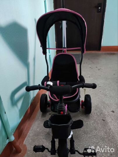 Велосипед трёхколёсный Kiss с родительской ручкой