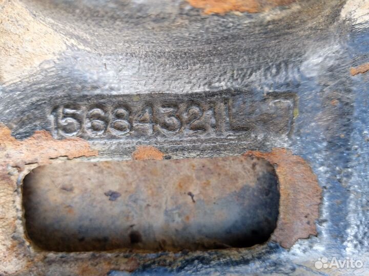 Кулак поворотный передний левый Chevrolet Blazer