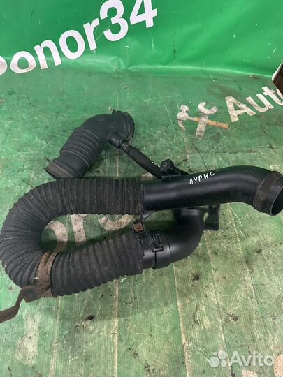 Воздушный патрубок(гофра) Toyota Auris
