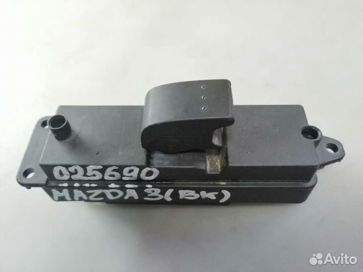 Кнопка стеклоподъемника Mazda 3 BK