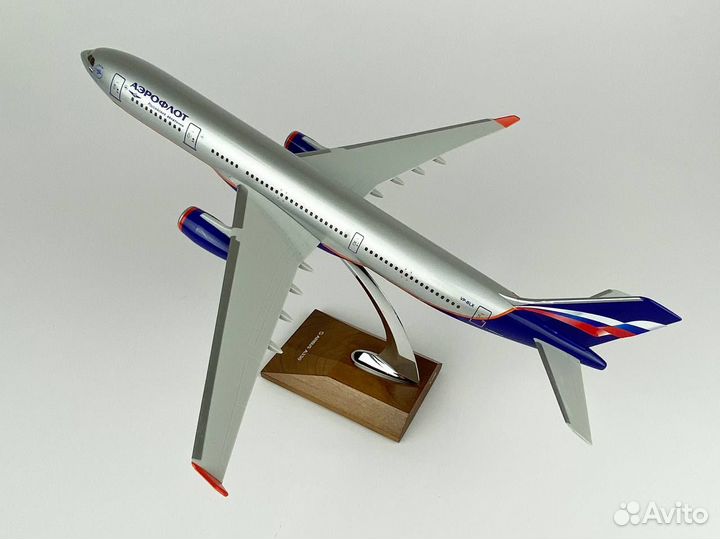 Модель самолета Аэробус А-330 1/144 Аэрофлот