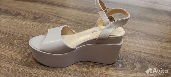 Босоножки женские 38 размер