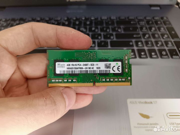 Hynix 4 гб DDR4 2400 мгц HMA851S6AFR6N-UH