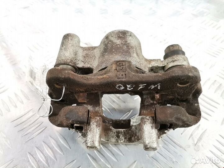 Суппорт задний левый Toyota Prius 2 2006