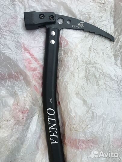 Ледоруб альпинистский (айсбайль 65 см)