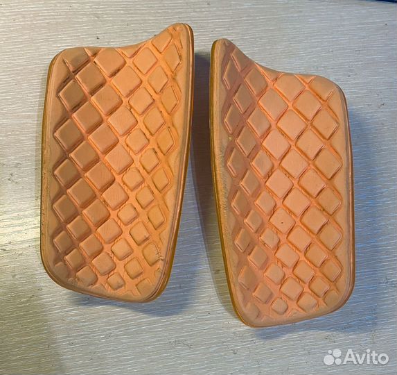 Футбольные щитки