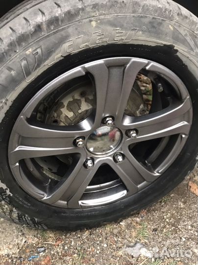 Продам комплект колес на ниву R16