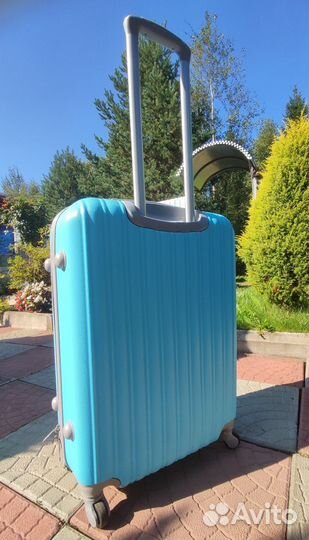 Чемодан на колесах