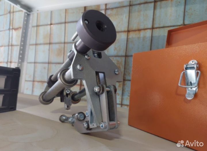 Устройство для снятия оксидного слоя