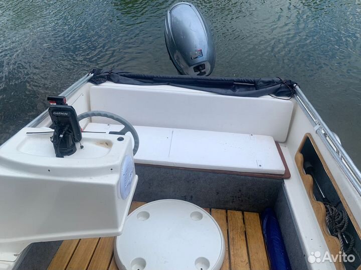 Катер, моторная лодка