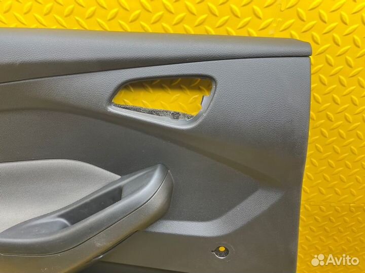 Обшивка двери задняя левая Ford Focus седан pnda