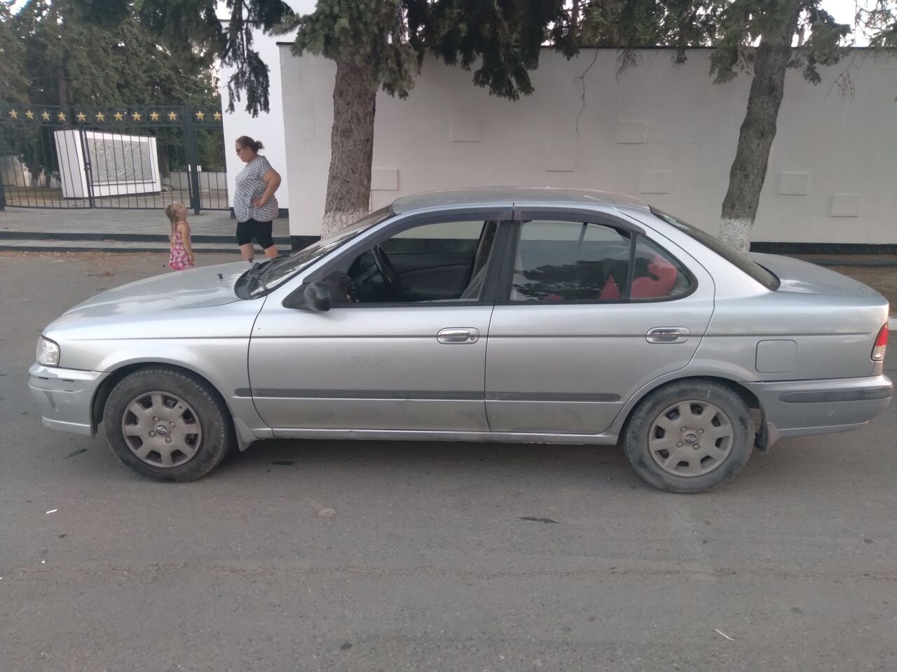 Nissan Sunny: фото владельца