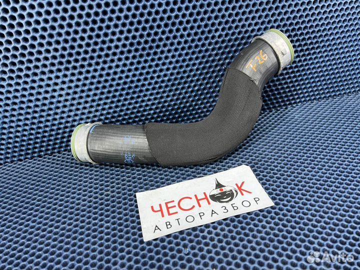 Патрубок интеркулера VW Touareg GP