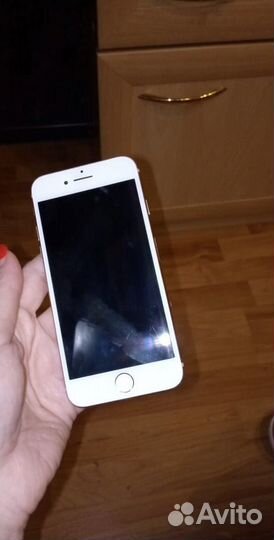 Телефон iPhone 8 64 gb