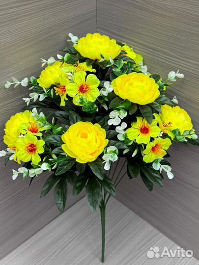 Искусственные цветы букеты на кладбище