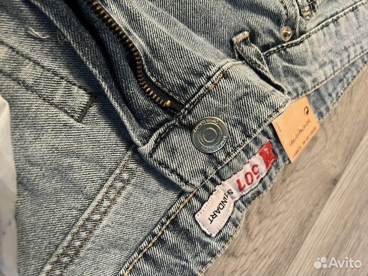 Джинсы бананы Levis светлые