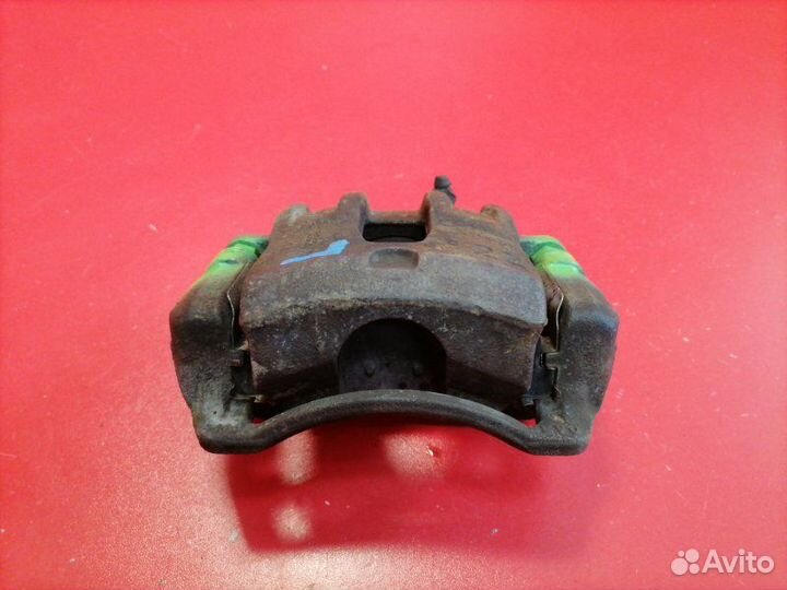 Суппорт передний левый Hyundai Solaris RB G4FA